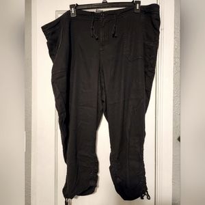 Torrid capri pants